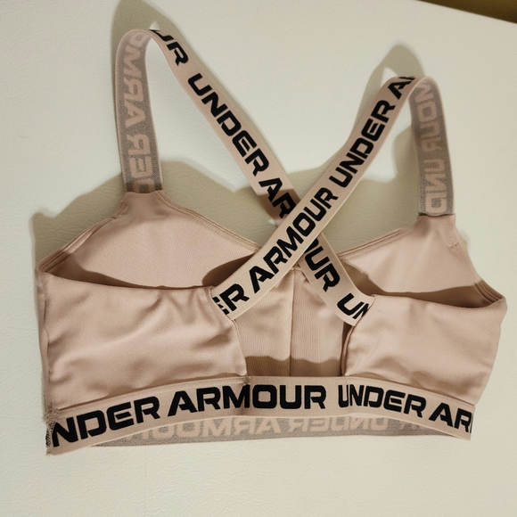 Under Armour Fitted Sports Bra Size M Pale Pink - Picture 2 of 3